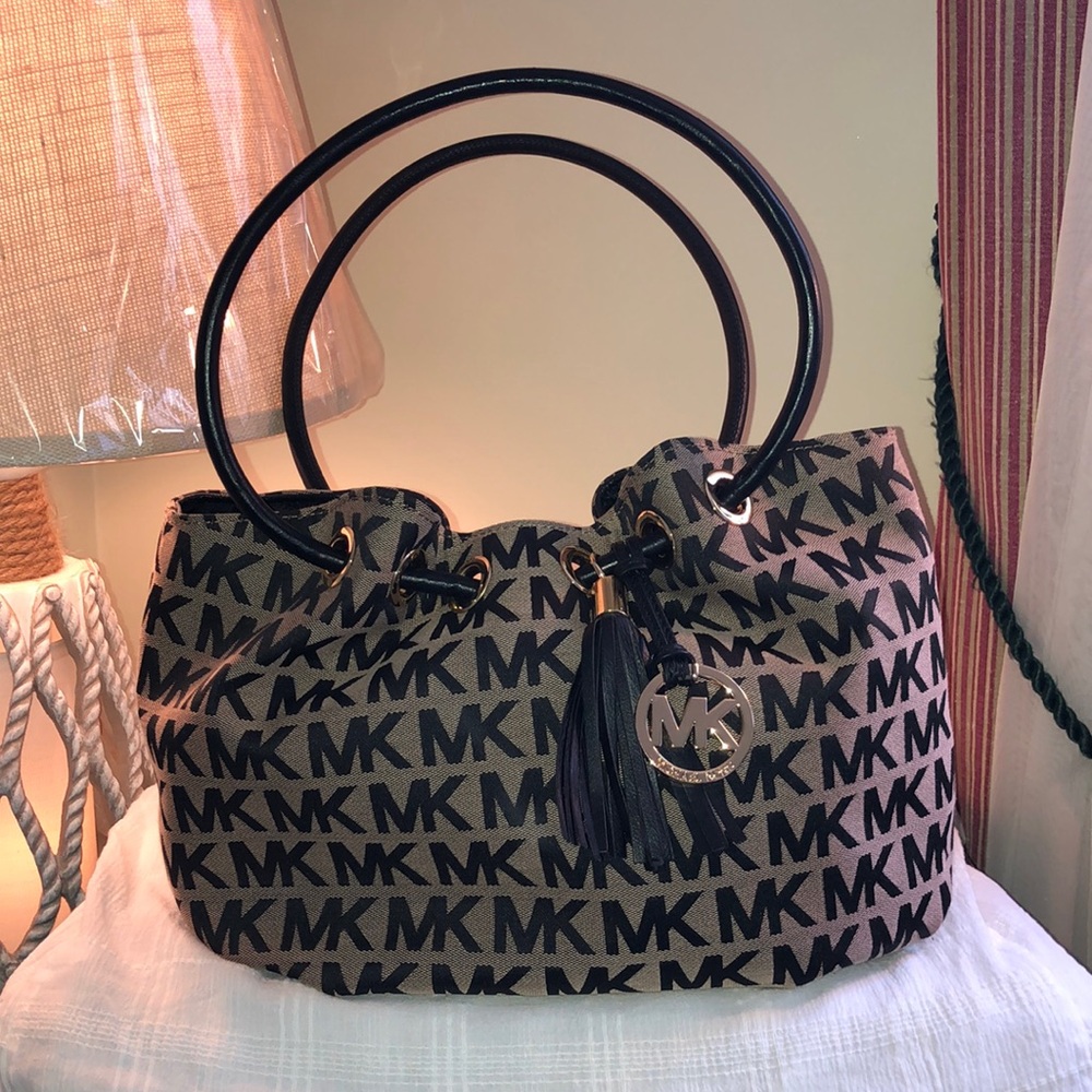 Michael Kors pocketbook